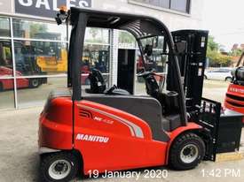 Manitou ME425 Electric forklift - picture1' - Click to enlarge