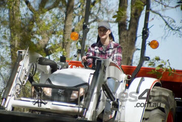 Bobcat CT2040 with Loader & 4:1