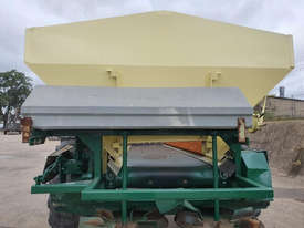 Marshall 880T Fertilizer/Manure Spreader Fertilizer/Slurry Equip - picture1' - Click to enlarge