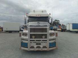 Freightliner Coronado - picture0' - Click to enlarge