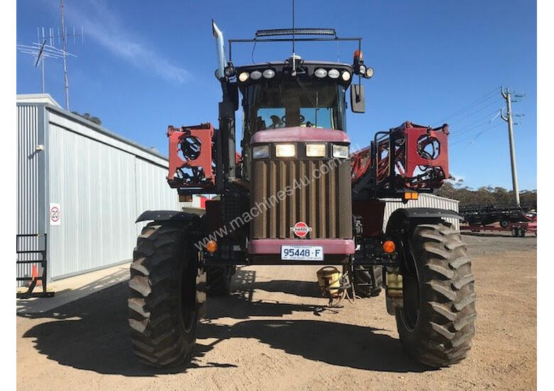 caption Hardi Saritor 4800 Boom Spray Sprayer