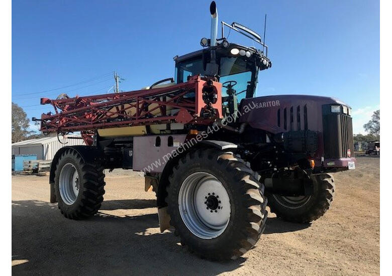 caption Hardi Saritor 4800 Boom Spray Sprayer