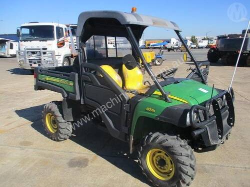 John Deere Gator