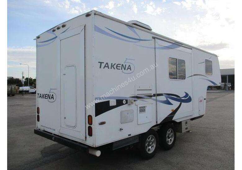 caption Chalet Takena 5 Gooseneck