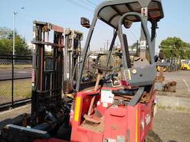 Used 2.5T Moffett Forklift M5 25.3 - picture2' - Click to enlarge