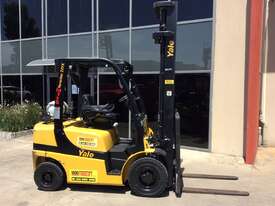 Yale GLP25VX Gas Counterbalance Forklift with Side shift & 4th valve - picture0' - Click to enlarge