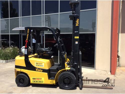 Yale GLP25VX Gas Counterbalance Forklift with Side shift & 4th valve