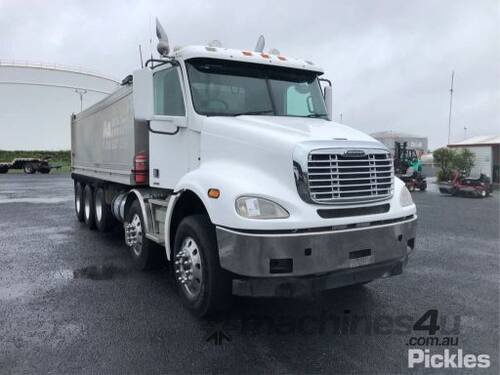2012 Freightliner Columbia CL112 FLX
