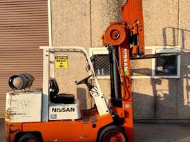 Nissan 3.5 ton forklift low hours low mast  - picture0' - Click to enlarge