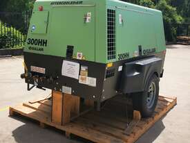 Diesel towable air compressor - picture0' - Click to enlarge