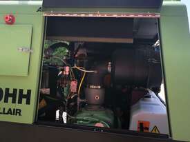 Diesel towable air compressor - picture1' - Click to enlarge