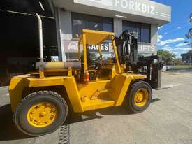 10 Tonne Clark Forklift For Sale - picture0' - Click to enlarge