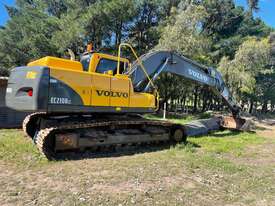 very good condition Volvo excavator - picture0' - Click to enlarge