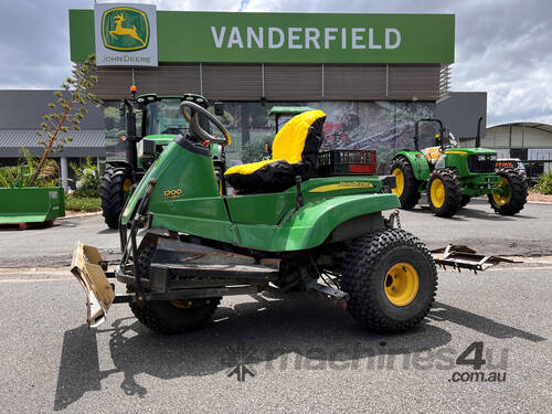 John Deere  Golf Greens mower Lawn Equipment