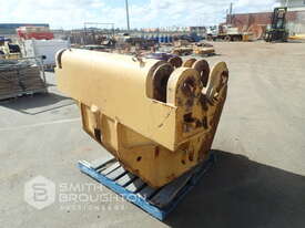 CATERPILLAR CRAWLER TRACTOR RIPPER BOX - picture0' - Click to enlarge