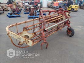 NEW HOLLAND 57 3 POINT LINKAGE HAY RAKE - picture1' - Click to enlarge