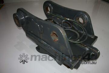 KOMATSU PC1250 Quick Hitch   KOMATSU PC1250 Quick Hitch