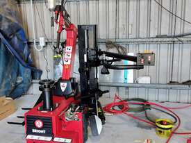 Top Of The Range Leverless Tyre Changer & Assist Arm | Dual Speed | Centre Mount | BRIGHT 897 - picture0' - Click to enlarge
