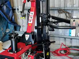 Top Of The Range Leverless Tyre Changer & Assist Arm | Dual Speed | Centre Mount | BRIGHT 897 - picture0' - Click to enlarge
