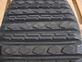 RUBBER TRACK RC30/50/60 Cat 247/257 - picture0' - Click to enlarge