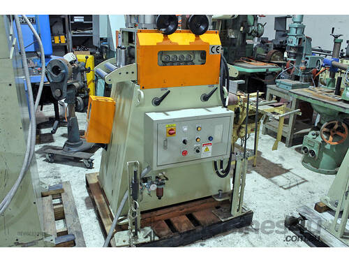 Global Tools and Machines 300mm Leveller Straightener