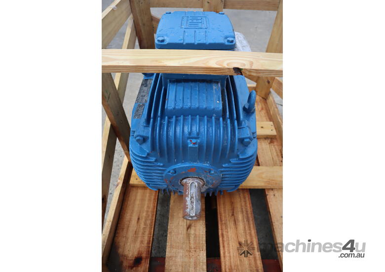 caption WEG W21 Electric Motor 45kW 415V 2965 RPM