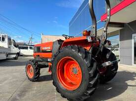 Kubota Tractor L3300 - picture0' - Click to enlarge