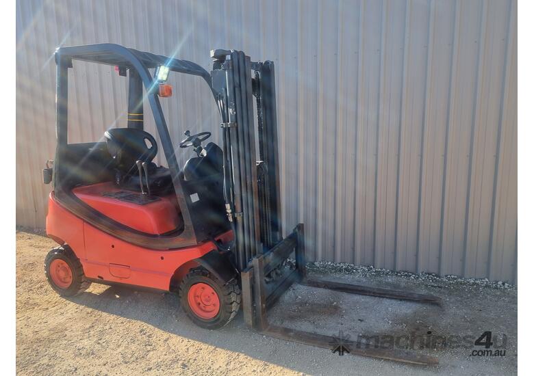 Used Linde Linde T Lpg Forklift With Container Mast Forklifts And