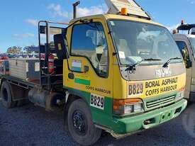 Isuzu NPR 300 - picture0' - Click to enlarge