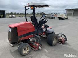 2014 Toro ReelMaster 5510 Front & Centre Mount Reel Mower - picture2' - Click to enlarge