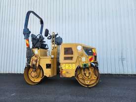 Caterpillar CB22 Smooth drum vibrating roller  - picture0' - Click to enlarge