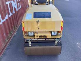 Caterpillar CB22 Smooth drum vibrating roller  - picture2' - Click to enlarge