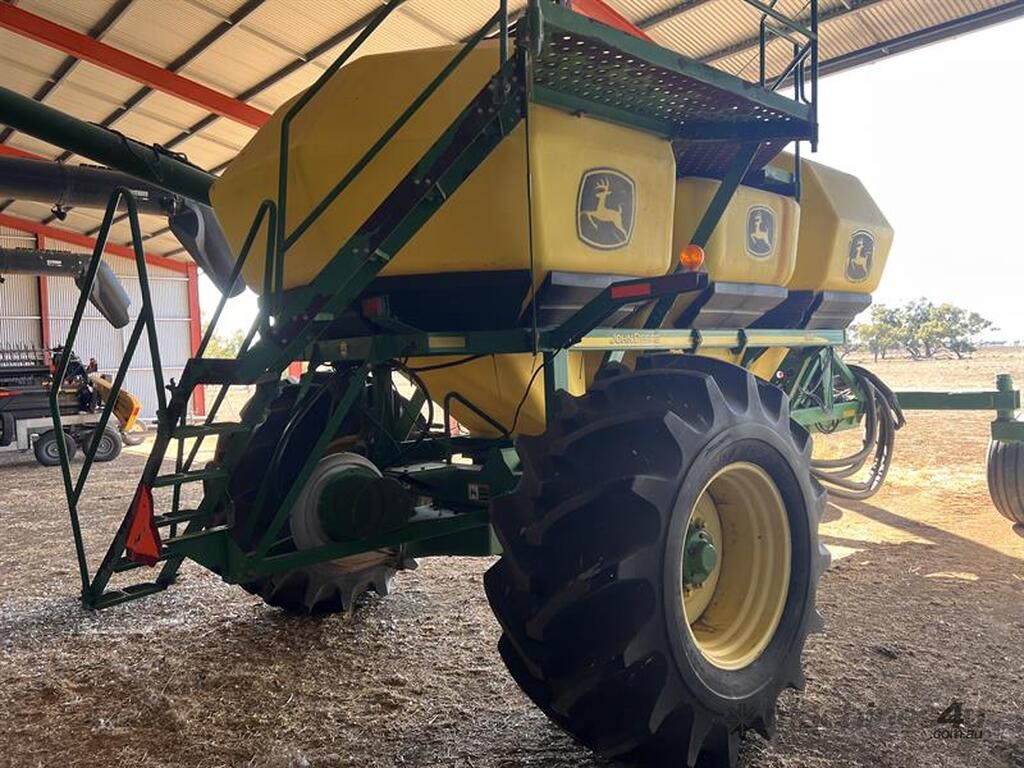 Used John Deere 2007 JOHN DEERE 1910 AIR SEEDER CART TBH 430 BU Air