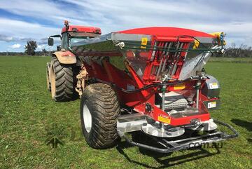 FARMTECH VIKING V 2000 BELT SPREADER - TRAILING (2 TONNE)