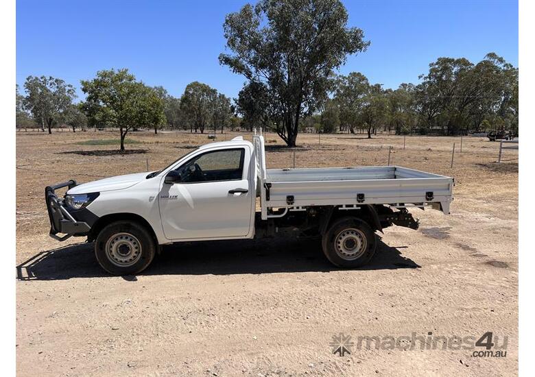 caption 2022 TOYOTA HILUX WORKMATE 4WD