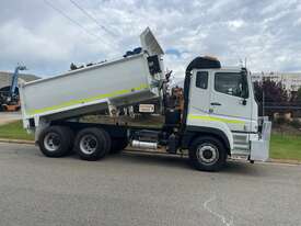 Truck Tipper Mitsubishi Fuso 6x4 Auto 455HP 2013 210446km SN1567 1EKT682 - picture0' - Click to enlarge