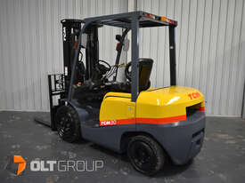 TCM 3 Tonne Diesel Forklift - 4800mm Container Mast Sideshift Fork Positioner - picture0' - Click to enlarge