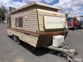 Spaceline Tandem Axle Pop Top Caravan - picture0' - Click to enlarge