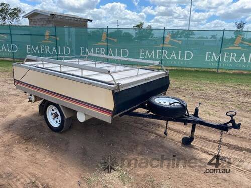 1987 CUB CAMPOMATIC CAMPER TRAILER