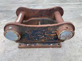 EARTH MASTER EXCAVATOR HITCH - picture0' - Click to enlarge