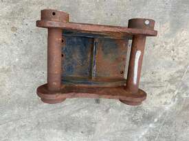 EARTH MASTER EXCAVATOR HITCH - picture0' - Click to enlarge