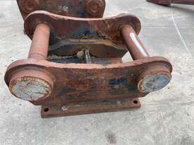 EARTH MASTER EXCAVATOR HITCH - picture1' - Click to enlarge