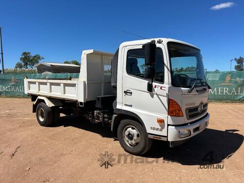 2011 HINO 500 SERIES TIPPER TRUCK