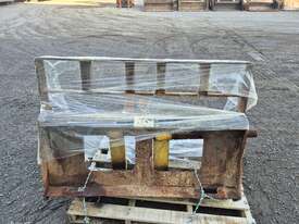 Skid Steer Fork Lift Attachment - picture2' - Click to enlarge