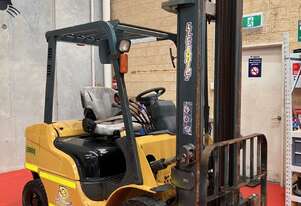 CAT DP25NT 2.5T Diesel Forklift 2011 / LOW HOURS / SIDESHIFT/ 2 STAGE /4.5M MAST HEIGHT