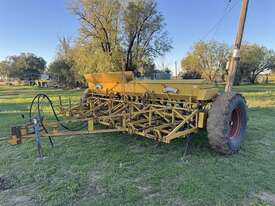 GYRAL TX 19 Run Combine PLANTER  - picture0' - Click to enlarge