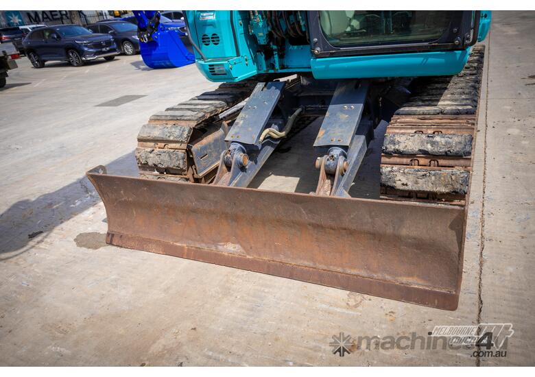 KOBELCO SK135SR-3 EXCAVATOR