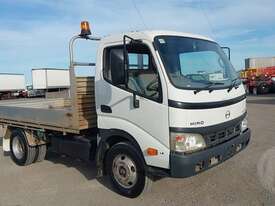 Hino Dutro - picture0' - Click to enlarge