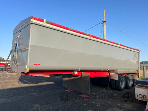 caption Moore R/T Lead/Mid Tipper Trailer
