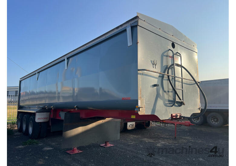 caption Moore R/T Lead/Mid Tipper Trailer